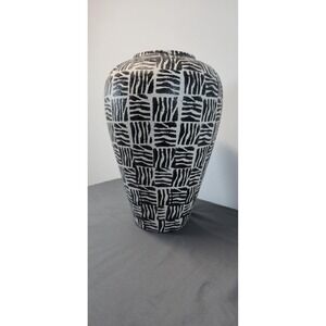 Vintage Alvino Bagni Italia Mid-Century Modern Vase  Black & White–Made in Italy